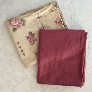Rectangular Mauve Tablecloth